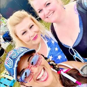 Meet your Posher, Janelle